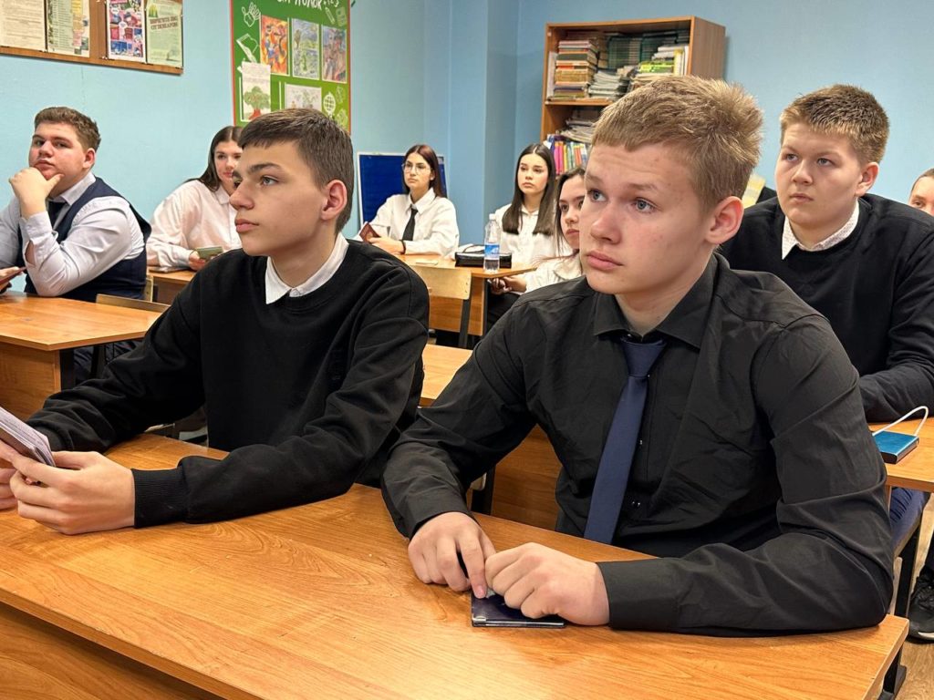 Более 98 % девятиклассников успешно сдали итоговое собеседование по русскому языку