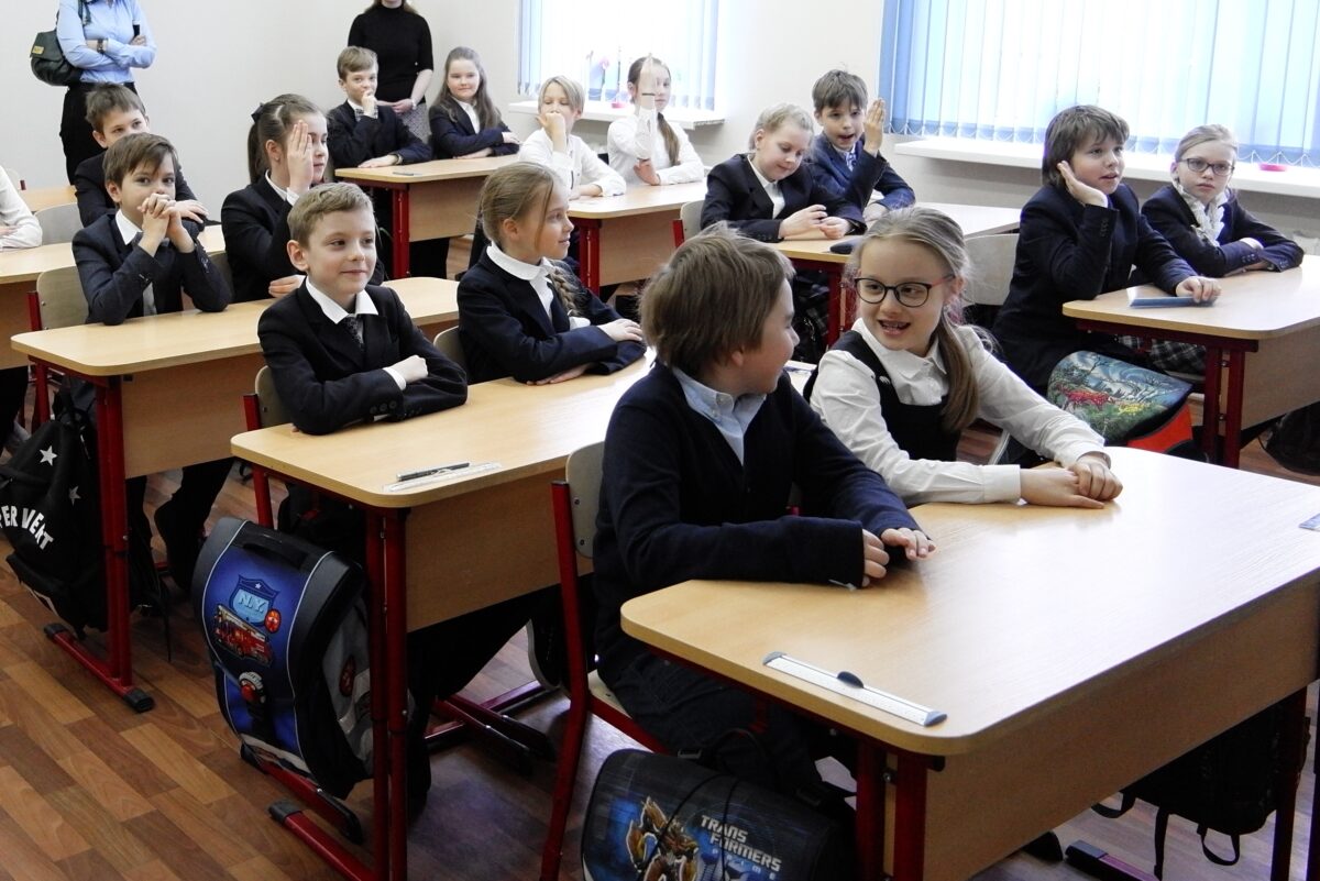 Рособрнадзор утвердил расписание ВПР для школ на 2023 год